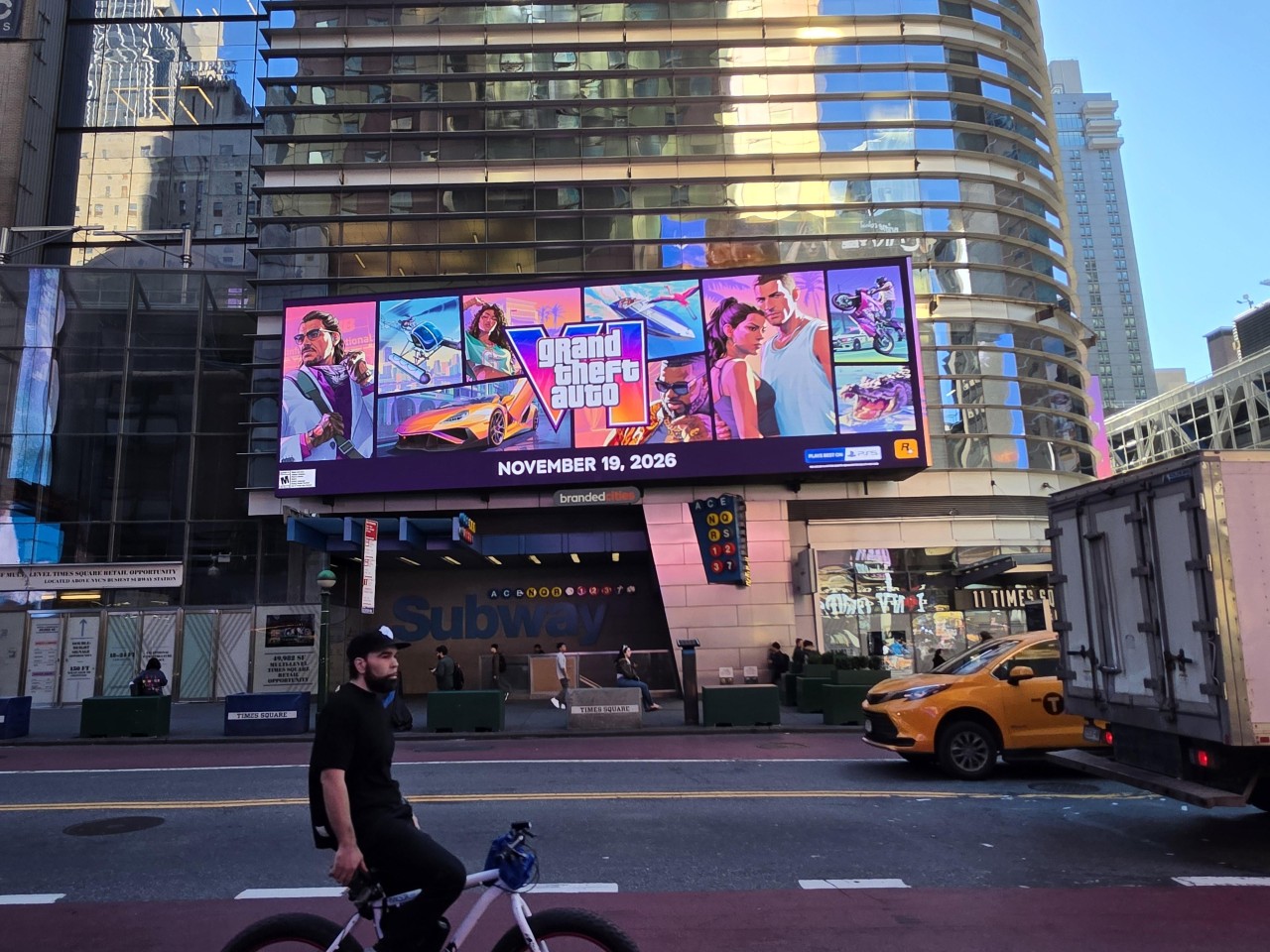 GTA 6: il marketing invade Miami, Los Angeles e altre città con auto, murales e molto altro!